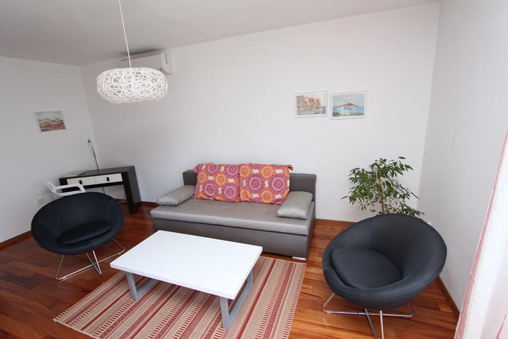 Apartment Mitton 2 로비니 외부 사진