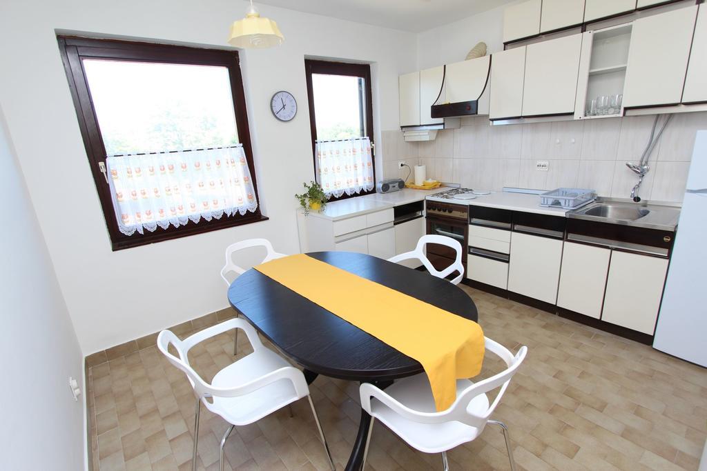 Apartment Mitton 2 로비니 외부 사진